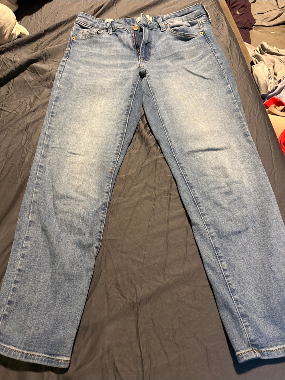 Universal Thread Light Wash Straight Leg Jeans
